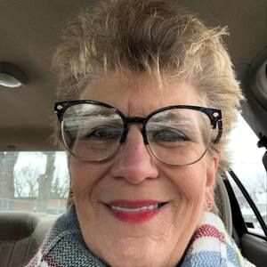 Meet your Posher, Hollie